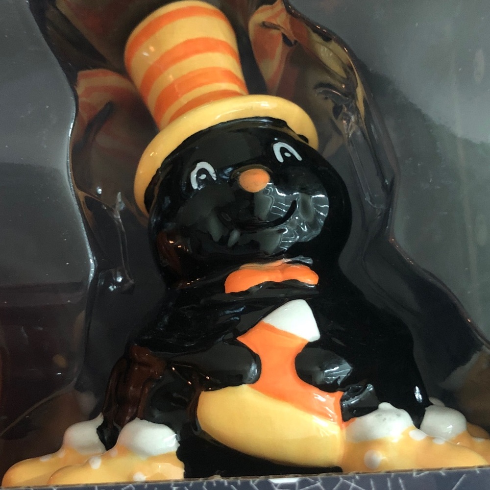 Halloween nwt vintage look Pumpkin and spider Salt and Pepper Shakers - Picture 3 of 3